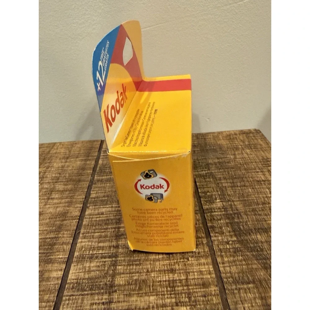 New Kodak 3920949 Fun‎ Saver Single Use Camera with Flash (Yellow/Red)